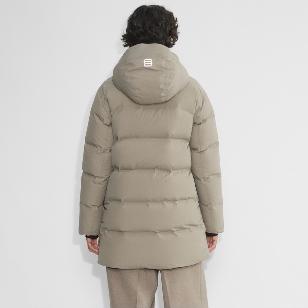 Aritzia Super Puff2O - Picture 3 of 11